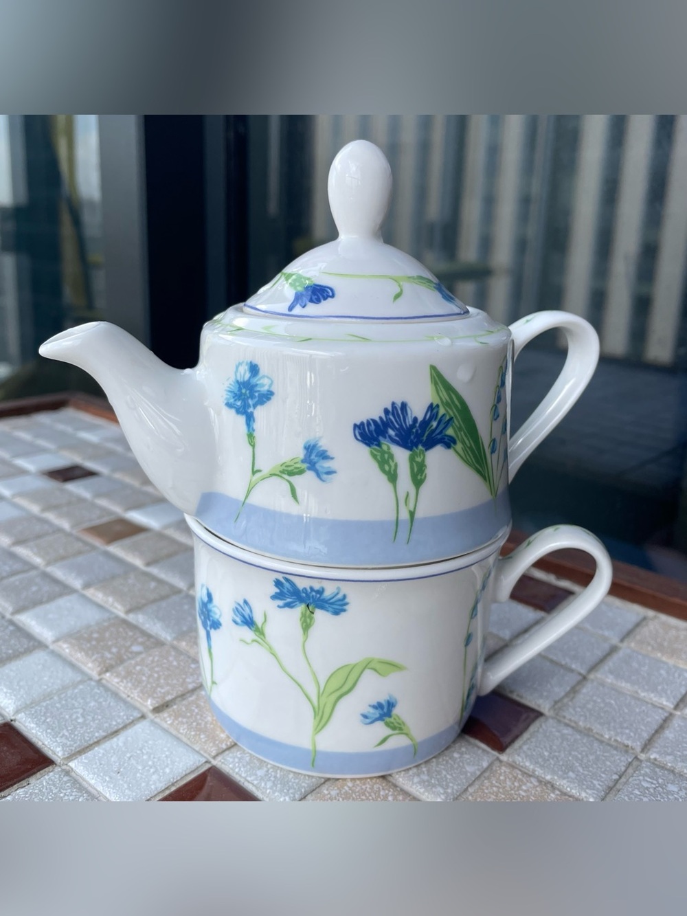 Laura Ashley stackable teapot teacup set with box